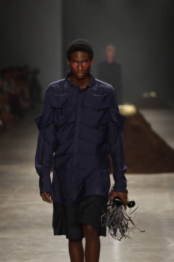 Sao Paulo (SP), 10 / 16 / 2025 - Moda Şovu / Kral Çocuk Leandro Castro moda gösterisi Sao Paulo Moda Haftası - SPFW N60, Pacubra, Sao Paulo 'daki Ibirapuera Park, bu Perşembe, 16 Ekim 2025. (Fabricio Bomjardim / The Newws2)