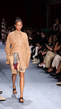 Sao Paulo (SP) - 10 / 18 / 2025 - Alexandre Herchcovitch moda gösterisi Sao Paulo Moda Haftası - SPFW N60, Sao Paulo Belediye Tiyatrosu 'nun prova odasında, 18 Ekim 2025. (Milene Cardoso / Newws2)            