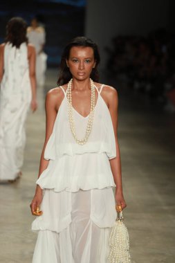 Sao Paulo (SP), 10 / 18 / 2025 - Moda Şovu / Samta Direniş Santa Resistencia moda gösterisi Sao Paulo Moda Haftası - SPFW N60, Pacubra, Sao Paulo 'daki Ibirapuera Park, 18 Ekim 2025. (Fabricio Bomjardim / The Newws2)      