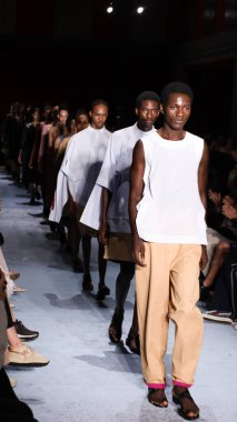 Sao Paulo (SP) - 10 / 18 / 2025 - Alexandre Herchcovitch moda gösterisi Sao Paulo Moda Haftası - SPFW N60, Sao Paulo Belediye Tiyatrosu 'nun prova odasında, 18 Ekim 2025. (Milene Cardoso / Newws2)            