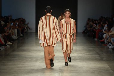 Sao Paulo (SP), 10 / 18 / 2025 - moda / Rafael Caetano Rafael Caetano moda gösterisi / Rafael Caetano moda gösterisi Sao Paulo Moda Haftası - SPFW N60, Pacubra, Sao Paulo 'daki Ibirapuera Park, bu Cumartesi, 18 Ekim 2025. (Fabricio Bomjardim / The Newws2)