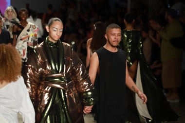 Sao Paulo (SP), 10 / 18 / 2025 - Sao Paulo Moda Haftası 'nda moda / cria costura Cria costura moda gösterisi - SPFW N60, Pacubra, Sao Paulo' daki Ibirapuera Park, bu Cumartesi, 18 Ekim 2025. (Fabricio Bomjardim / The Newws2)