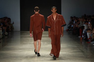 Sao Paulo (SP), 10 / 18 / 2025 - moda / Rafael Caetano Rafael Caetano moda gösterisi / Rafael Caetano moda gösterisi Sao Paulo Moda Haftası - SPFW N60, Pacubra, Sao Paulo 'daki Ibirapuera Park, bu Cumartesi, 18 Ekim 2025. (Fabricio Bomjardim / The Newws2)