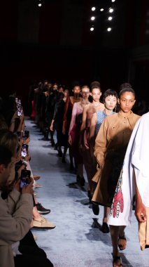 Sao Paulo (SP) - 10 / 18 / 2025 - Alexandre Herchcovitch moda gösterisi Sao Paulo Moda Haftası - SPFW N60, Sao Paulo Belediye Tiyatrosu 'nun prova odasında, 18 Ekim 2025. (Milene Cardoso / Newws2)            