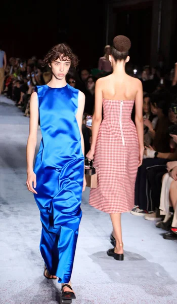 Sao Paulo (SP) - 10 / 18 / 2025 - Alexandre Herchcovitch moda gösterisi Sao Paulo Moda Haftası - SPFW N60, Sao Paulo Belediye Tiyatrosu 'nun prova odasında, 18 Ekim 2025. (Milene Cardoso / Newws2)            