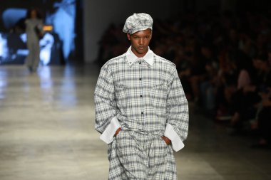 Sao Paulo (SP), 10 / 18 / 2025 - Sao Paulo Moda Haftası 'nda moda / şov / petrol palmiyesi Dendezeiro markası - SPFW N60, Sao Paulo' daki Pacubra 'da, bu Cumartesi, 18 Ekim 2025. (Fabricio Bomjardim / The Newws2) 