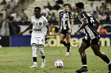 fortaleza (ce), 10 / 19 / 2025 football / ceara vs botafogo - oyuncular jefinho ve fabiano, Cece (ce) ve Botafogo (rj) arasındaki maç sırasında, 2025 Brezilya şampiyonluk serisinin 29. turu için geçerlidir. (Ic moreira\ yeni2)