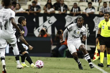 fortaleza (ce), 10 / 19 / 2025 futbol / ceara vs botafogo - oyuncular cuiabano ve galeano, Cece (ce) ve botafogo (rj) arasındaki maç sırasında, 2025 Brezilya şampiyonluk serisinin 29. turu için geçerlidir. (Ic moreira\ yeni2)