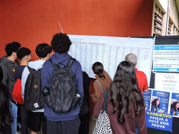 Sao Paulo (SP), 10 / 18 / 2025 - 1000 civarında öğrenci Butanta kampüsü ve diğer USP birimlerindeki USP Eğitim Fakültesi 'nde 90 soruyla Fuest 2026 deneme sınavına girdi. (Leandro Chemalle\ Yeni 2))     