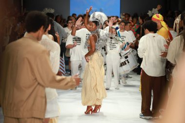 Sao Paulo (SP), 10 / 19 / 2025 - Sao Paulo Moda Haftası 'nda Moda / SPFW / LED defilesi - SPFW N60, Sao Paulo' daki Pacubra 'da, bu Pazar, 19 Ekim 2025. (Fabricio Bomjardim / The Newws2)  