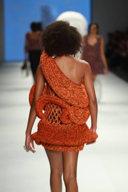 Sao Paulo (SP), 10 / 19 / 2025 - Sao Paulo Moda Haftası 'nda Moda / SPFW / LED defilesi - SPFW N60, Sao Paulo' daki Pacubra 'da, bu Pazar, 19 Ekim 2025. (Fabricio Bomjardim / The Newws2) 