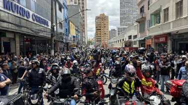 Sao Paulo (SP), 10 / 20 / 2025 - gösteri / güvenlik / motosiklet kuryesi / SP - Motosiklet kuryeleri Sao Paulo şehir merkezinde 20 Ekim 2025 'teki sürekli soygunlar nedeniyle güvenlik talebiyle bir gösteri için toplandılar. (oslaim brito / the newws2)