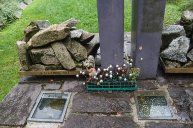 Milan (İtalya), 21 Ekim 2025 - Sınır dışı edilenler Anıtı. 1980 'lerin sonlarında park tarafından yaratılan Montagnetta' nın tepesinde Breda patlama fırınında (Edson de souza / thenews2)