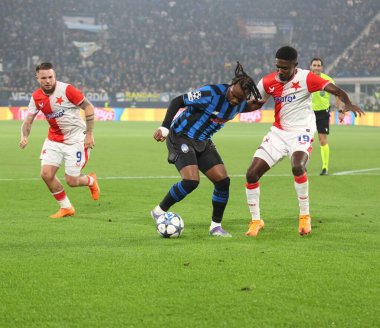 Bergamo (İtalya), 10 / 22 / 2025 - Atalanta ve Slavia Praha arasında oynanan maçta Oscar Dorley ve Vasil Kusej, yeni denge arenasında şampiyonlar liginin üçüncü turu için geçerli. (Edson de souza 2nci bölüm))