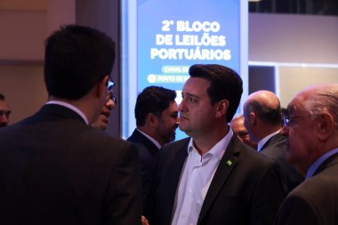 Sao Paulo (sp), 10 / 22 / 2025 - Parana valisi Ratinho junior, b3 genel merkezinde paranagua Pr limanına erişim kanalı için yapılan açık artırmalara katılıyor (leco viana / theenews2)