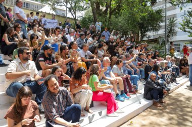 Sao Paulo (sp), Brezilya 10 / 26 / 2025 blok zemin kurulumu Vladmir Herzog Meydanı, Paulista 'nın merkez bölgesi. Bu pazar, 26 Ekim 2025. (Marcelo Estevao / Newws2)