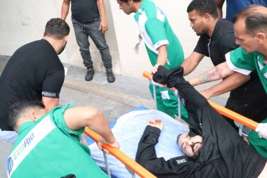 Rio de Janeiro (RJ), Brezilya 10 / 28 / 25 - Penha ve Alemao komplekslerinde gerçekleştirilen operasyon sırasında çekilen görüntüler, Penha Mahallesi 'ndeki Getulio Vargas Hastanesi' ne bu Salı, 28 Ekim 2025. (Jos Lucena / Yeniler 2)