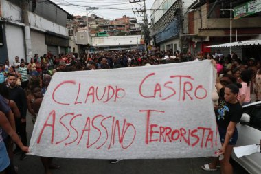 Rio de Janeiro (RJ), 10 / 29 / 2025 - sakinleri 29 Ekim 2025 Çarşamba günü Rio de Janeiro 'daki en ölümcül operasyondan sonra Penha Meydanı' na düzinelerce ceset getirdiler. (Jose Lucena / The Newws2)