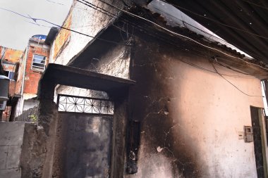 Rio de Janeiro (RJ), Brezilya 10 / 29 / 2025 - Rio de Janeiro güvenlik güçleri ve Komando Vermelho üyeleri arasındaki mega operasyonun yüzleşmesi sakinlerin evlerini tahrip etti (saulo angelo / theenews2)