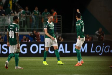 Palmeiras 'tan Bruno Fuchs, 30 Ekim 2025 Perşembe gecesi Sao Paulo-SP' deki Allianz Parque 'da oynanan yarı finalde Palmeiras ve LDU Quito arasında oynanan maçta attığı golü kutluyor.. 