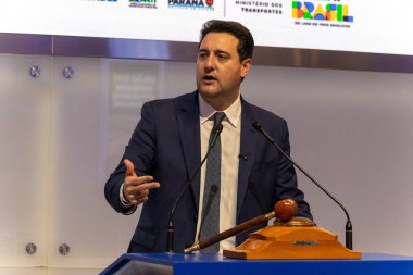 Sao Paulo (SP), Brezilya 10 / 30 / 2025 - Parana Valisi, Ratinho Junior ve Brezilya Ulaştırma Bakanı Renan Filho, Parana (PR) entegre otoyollarının açık artırmasına katıldılar (marcelo estevao / thenews2)