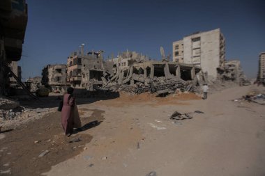 30 Ekim 2025, Gazze, Filistin: İsrail 'in son askeri operasyonu Gazze' nin El Nasr ve Şeyh Radwan mahallelerinde büyük yıkım yarattı (hashem zimmo / thenews2)