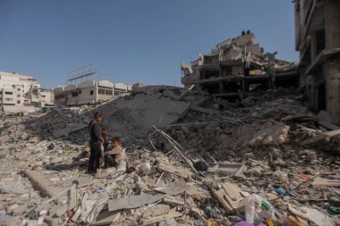 30 Ekim 2025, Gazze, Filistin: İsrail 'in son askeri operasyonu Gazze' nin El Nasr ve Şeyh Radwan mahallelerinde büyük yıkım yarattı (hashem zimmo / thenews2)