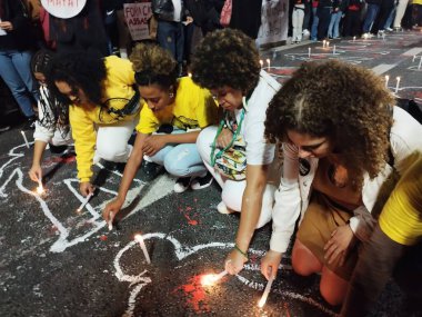 Sao Paulo (SP), 10 / 31 / 2025 - UNE 'nin çağrısı, 100 kişinin ölümüyle sonuçlanan polis operasyonunu protesto etmek amacıyla bu Cuma akşamı Paulista Bulvarı' nda gerçekleşti (Leandro Chemalle / theenews2)