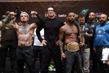 Sao Paulo (SP), 10 / 31 / 2025 - Sporcular Nego do Borel ve Romulo, Dövüş Müziği Gösterisi için sporcuların ağırlığı ve resmi karşılaşması sırasında (leco viana / theenews2)