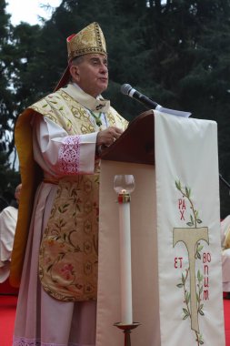 Milan (İtalya), 01 / 11 / 2025 - Milano Başpiskoposu Mario Delpini Milano Anıt Mezarlığı 'ndaki Azizler için Ayine başkanlık etti (Edson de souza / theenews2)