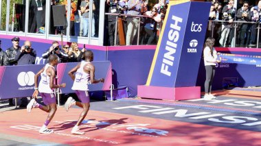 2 Kasım 2025, New York, ABD: 2025 TCS New York Maratonu Profesyonel Erkekler Bölümü. (niyi fote\ theenews2)