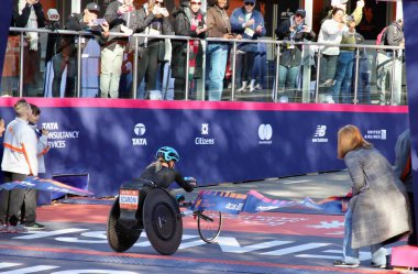 2025 TCS New York City Maratonu. 2 Kasım 2025, New York, ABD tekerlekli sandalye bölümü, Amerikalı Susannah Scaroni. (niyi fote\ theenews2)