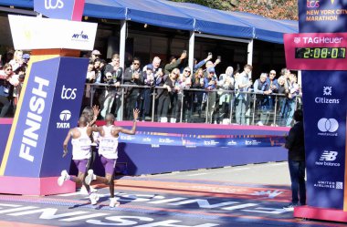 2 Kasım 2025, New York, ABD: 2025 TCS New York Maratonu Profesyonel Erkekler Bölümü. (niyi fote\ theenews2)