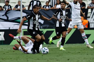 Fortaleza (CE), 02 / 11 / 2025 - Ceara ile Fluminense arasındaki maçta oynayan oyuncular Kevin Serna ve Fernando Sobral, 2025 Brezilya Serie A şampiyonasının 31. turu için geçerli. (Ic moreira\ yeni2)