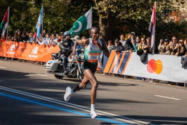 TCS NYC Maratonu 2025. 2 Kasım 2025, New York ABD. Dünya New York 'ta dönüyor. Dünyanın dört bir yanından binlerce sporcu, aile ve destekçi 2025 TCS New York City Maratonu için sokaklara döküldü. (Jeff Rivera / Newws2)