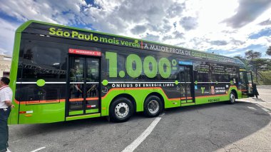 Sao Paulo (SP), Brezilya 03 / 11 / 2025 - Belediye Başkanı Ricardo Nunes (MDB) ile birlikte Praca Charles Miller Pacaembu 'da Belediye Uluslararası İlişkiler Bakanı Angela Gandra (oslaim brito / thenews2)