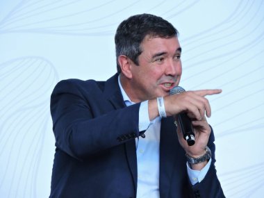 Sao Paulo (SP), Brezilya 04 / 11 / 2025 - Mato Grosso do Sul (MS) valisi Eduardo Riedel, Villa Lobos Park 'ta (leandro chemalle / thenews2) gerçekleşen SP + Verde Gündem Zirvesi' nin resmi açılışına katılıyor.)