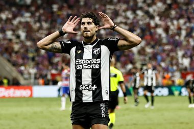 Fortaleza (CE), 06 / 11 / 2025 Player Pedro Raul, Ceara ve Fortaleza arasında oynanan 2025 Brezilya Serie A şampiyonasının 32. turunda attığı golü kutluyor (lc moreira / theenews2)