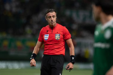 Sao Paulo (SP), 06 / 11 / 2025 - Hakem Raphael Claus, Brezilya futbol şampiyonasının 32. turunda, 6 Kasım 2025 Perşembe gecesi Allianz Parque 'da (ronaldo barreto / theenews2)