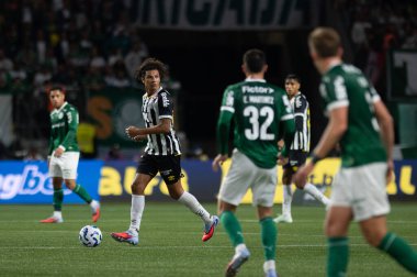 Sao Paulo (SP), 06 / 11 / 2025 - Brezilya futbol şampiyonasının 32. turu için Palmeiras ve Santos arasındaki maç, 6 Kasım 2025 Perşembe akşamı Allianz Parque 'da (ronaldo barreto / theenews2)