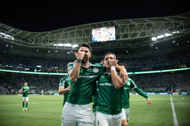 Sao Paulo (SP), 06 / 11 / 2025 - Vitor Roque, Brezilya futbol şampiyonasının 32. turu (ronaldo barreto / theenews2) için Palmeiras ve Santos arasındaki maçtaki golünü kutluyor)