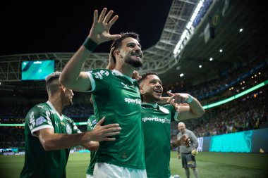 Sao Paulo (SP), 06 / 11 / 2025 - Vitor Roque, Brezilya futbol şampiyonasının 32. turu için Palmeiras ve Santos arasındaki maçtaki golünü 6 Kasım 2025 Perşembe gecesi (ronaldo barreto / thews2)