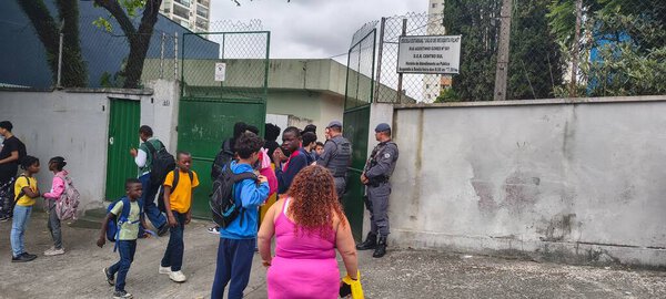 Сан-Паулу (СП), Бразилия 06 / 11 / 2025 Шесть подростков в возрасте от 13 до 15 лет были спасены после отравления клоназепамом. (brito / thouss2))