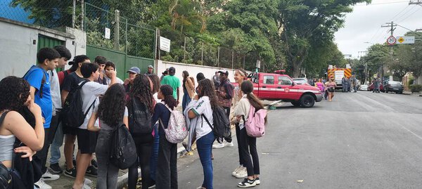 Сан-Паулу (СП), Бразилия 06 / 11 / 2025 Шесть подростков в возрасте от 13 до 15 лет были спасены после отравления клоназепамом. (brito / thouss2))