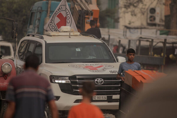 Красный Крест проверяет дороги и рынки на севере Газы. 6 ноября 2025 года, Газа, Палестина: Команды Международного Комитета Красного Креста (МККК) посетили несколько районов на севере сектора Газа 