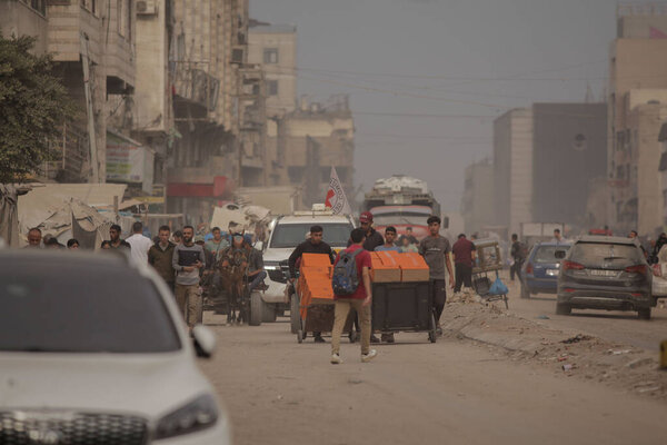 Красный Крест проверяет дороги и рынки на севере Газы. 6 ноября 2025 года, Газа, Палестина: Команды Международного Комитета Красного Креста (МККК) посетили несколько районов на севере сектора Газа 