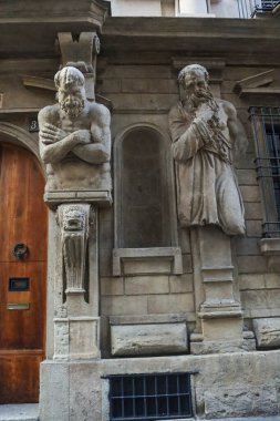 Milan (İtalya), 08 / 11 / 2025 - Casa degli Omenoni veya Palazzo Leoni-Calchi, 1565 yılında Milano 'da San Fedele kilisesinin arkasındaki Via degli Omenoni' de inşa edilmiş bir saray. (Edson de souza / the newws2)