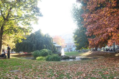 Torino (İtalya), 05 / 11 / 2025 - En düşük sıcaklığa rağmen, 5 Kasım 2025 Perşembe günü Torino 'nun merkezinde büyük bir insan hareketi vardı. (Edson De Souza / Yeniler 2)