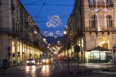 Torino (İtalya), 05 / 11 / 2025 - En düşük sıcaklığa rağmen, 5 Kasım 2025 Perşembe günü Torino 'nun merkezinde büyük bir insan hareketi vardı. (Edson De Souza / Yeniler 2)