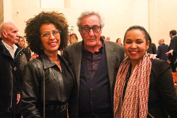 Милан (Италия), 10 / 11 / 2025 - Антонио Батталья участвует в монографии художника Алессандро Руссо 1990-2025 гг. в Pinacoteca di Brera, Sala Bassetti в Милане (edson de souza / thenews2))